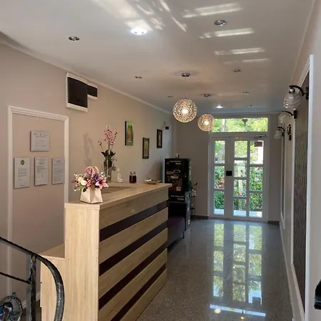 Πανσιόν Magnific Sis