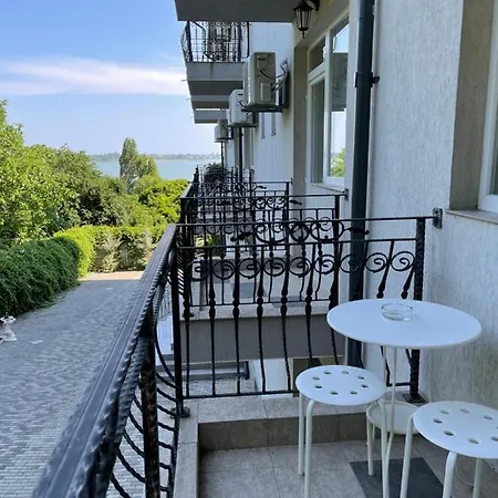 Πανσιόν Magnific Sis 4*