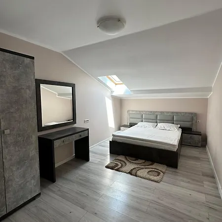 Magnific Sis Πανσιόν